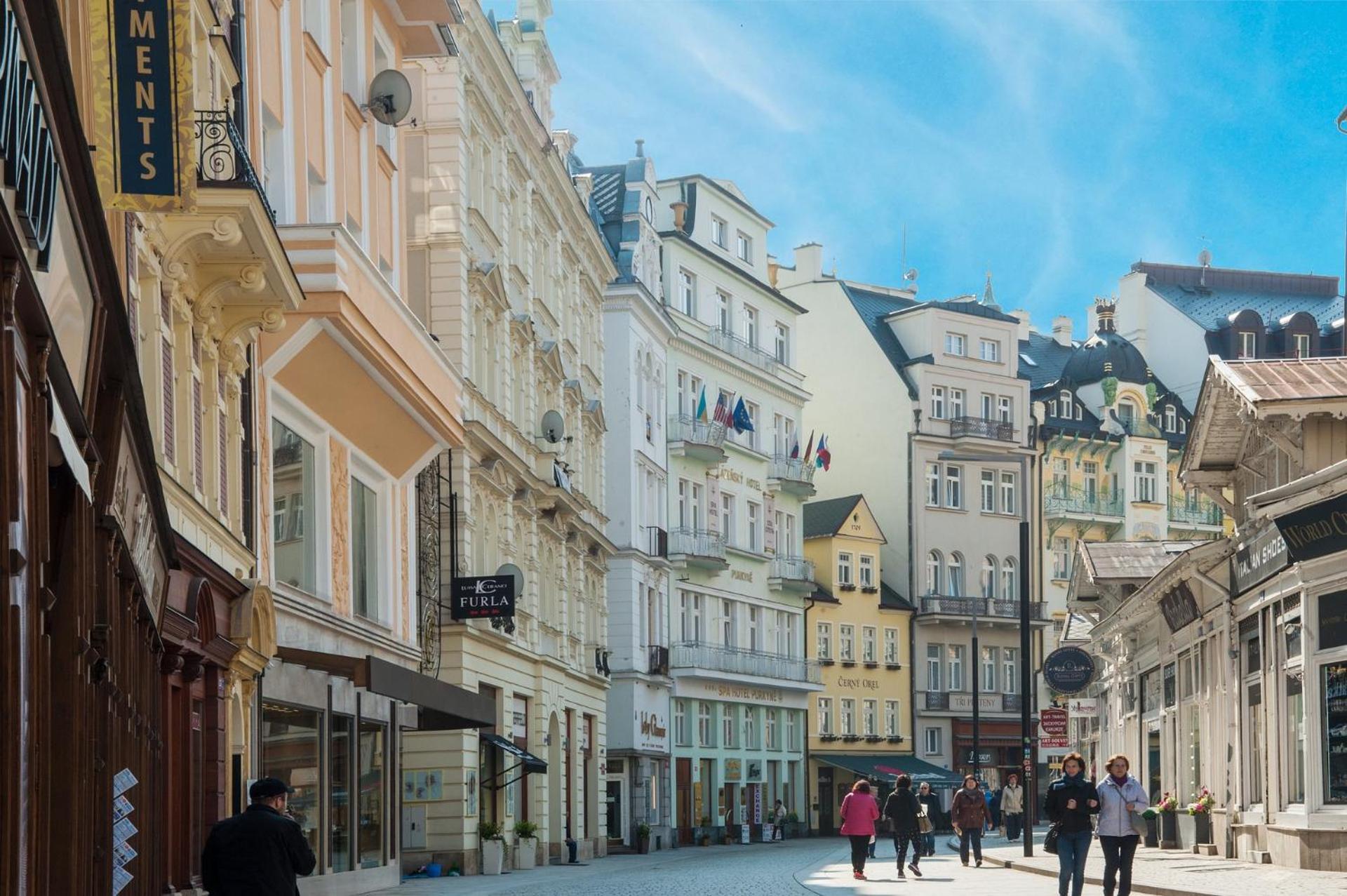 Karlovy Charme By Rentez Apartment
